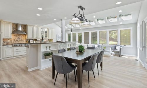 6607 Oakwood Ct, Falls Church, VA 22041-1014
