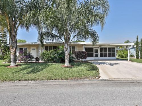 721 Bengal Ave, Tavares, FL 32778-4520