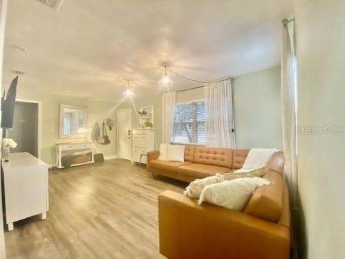 5054 10th Ave, Saint Petersburg, FL 33710-6621