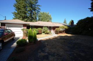 15521 Greenwood Ave, Seattle, WA 98133-5911