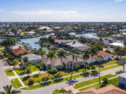 431 Driftwood Ct, Marco Island, FL 34145-4554