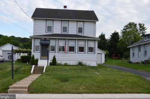 63 Main St, Marsh, PA 19520-9385
