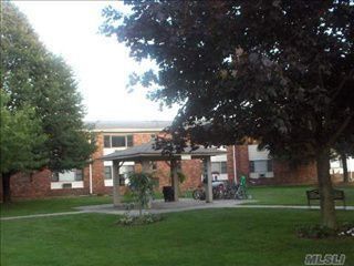 2395 Union Blvd, Islip Manor, NY 11751-3107