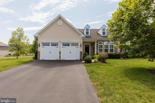 101 Shire Dr, Norristown, PA 19403-4817