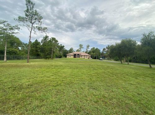 2640 12th Ave, Naples, FL 34120-3729