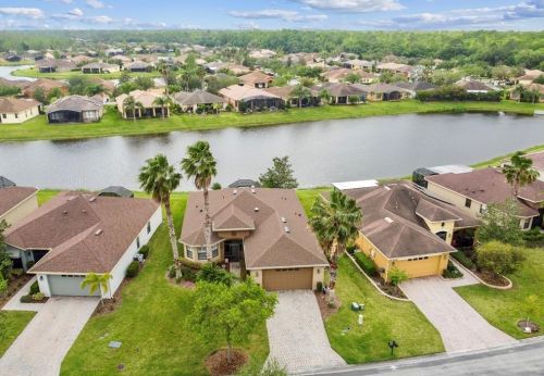 466 Monterey St, Kissimmee, FL 34759-6130