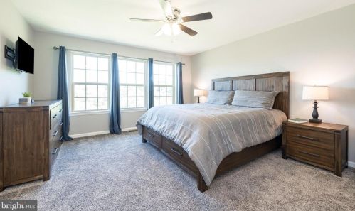 33 Locks Farm Ln, Downingtown PA  19335 exterior