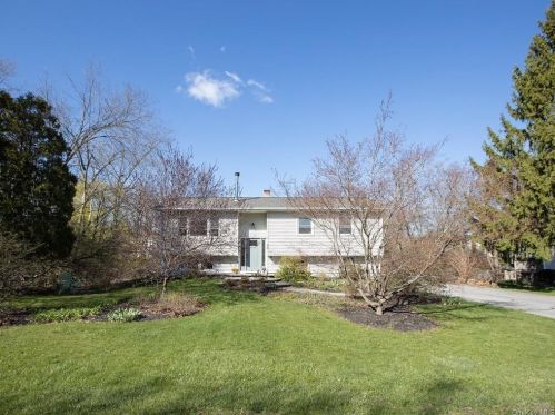 32 Badami Dr, Middletown, NY 10941-1237