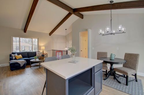 2642 Valley Trails Dr, Covington KY  41017-1049 exterior