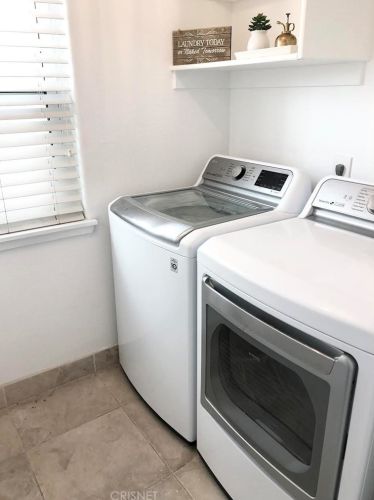 320 Rossmore Dr, Oxnard CA  93035-4465 exterior