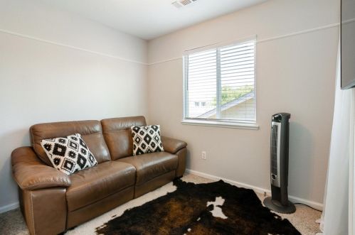 242 Meandering Ln, Turlock CA  95382-7354 exterior