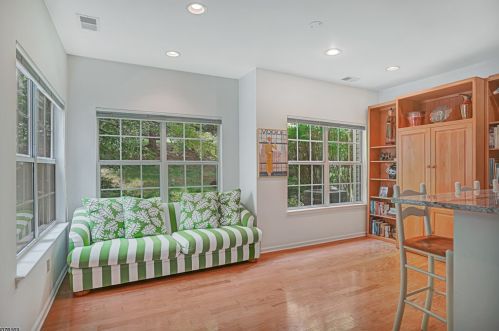 20 Four Oaks Rd, Bedminster NJ  07921-2048 exterior