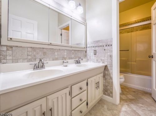 18 Dennis Rd, Lafayette NJ  07848-3153 exterior