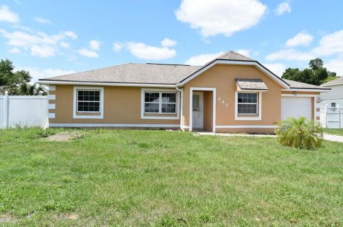 492 Floral Dr, Kissimmee, FL 34743-9403