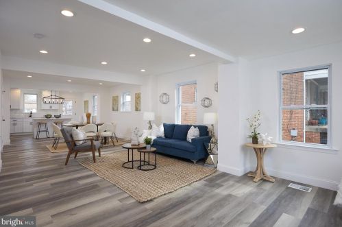 2218 S St, Washington, DC 20020-1917