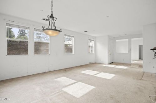 3870 Shakespeare Dr, Oxnard CA  93033-6868 exterior