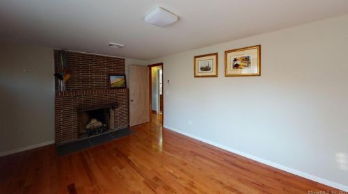 170 Giddings Ave, Windsor CT 06095-3743 exterior