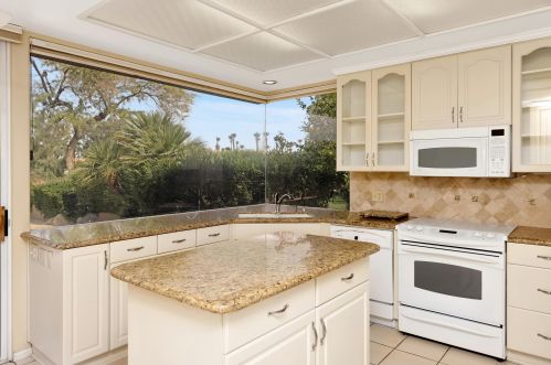 64 Pebble Beach Dr, Rancho Mirage CA  92270-1608 exterior