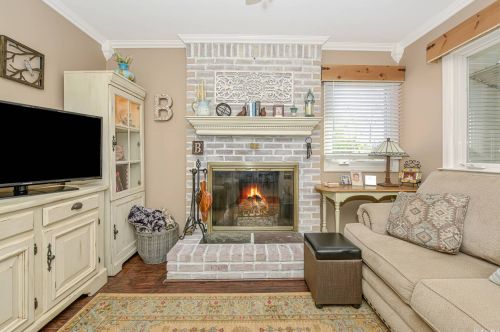 2308 Oakdale Ave, Seaford NY  11783-3141 exterior