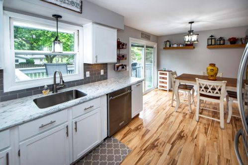519 Buckingham Way, Chenequa, WI 53029-2506