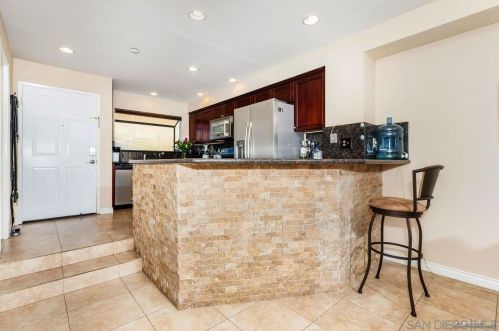 3802 Crown Pt Dr, San Diego CA 92109-6711 exterior