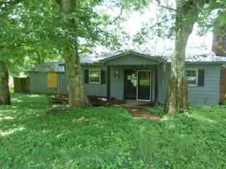 107 County Line Rd, Lynchburg, TN 37352-7421