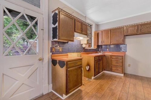 521 13th Ave, New Brighton, PA 15066-1208