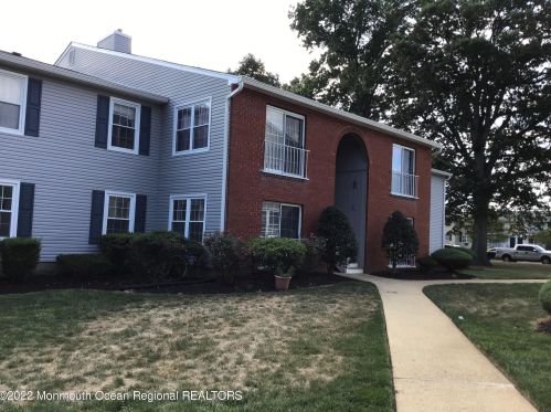 508-1 Harding Rd, East Freehold, NJ 07728-1447