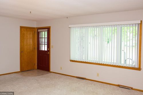 1304 State St, Searles, MN 56073-1352