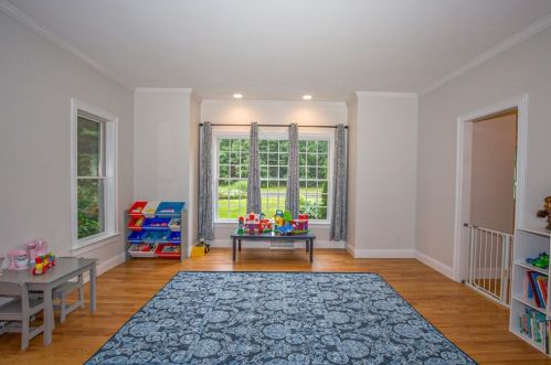 24 Meetinghouse Rd, Granby CT  06035-1626 exterior