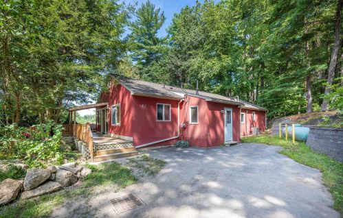 22 10th St, Kingston NH  03848-3717 exterior