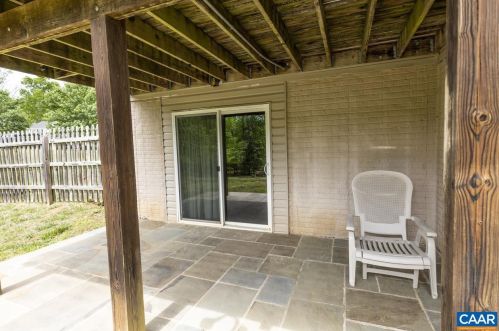 41 Robins Ct, Bybee VA  22963-2089 exterior