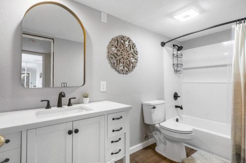 3228 32 Way, West Palm Beach FL  33407-6747 exterior