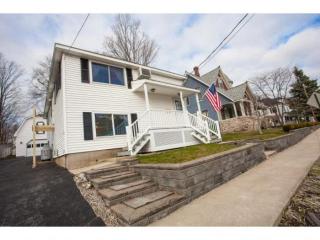 390 Laurel St, Manchester, NH 03103-4128