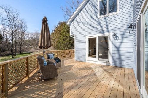 26 Fieldstone Ln, Natick MA 01760-5560 exterior