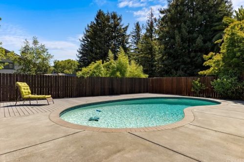 1205 Marwen Dr, Ukiah CA  95482-5634 exterior