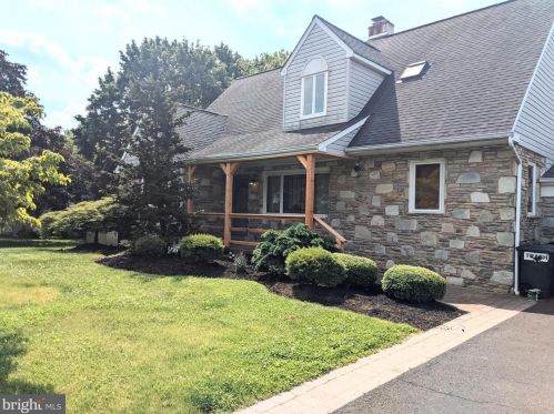 104 Sunset Dr, Southampton, PA 18954-1838