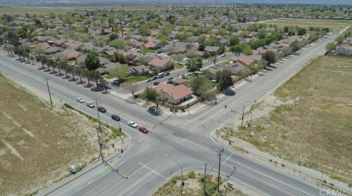 2869 La Vida Dr, Lancaster CA  93535-5873 exterior