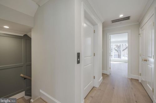 1601 38th St, Washington DC  20020-2327 exterior