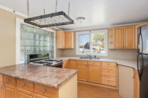 10 Wayne St, South Kingstown RI  02882-3814 exterior