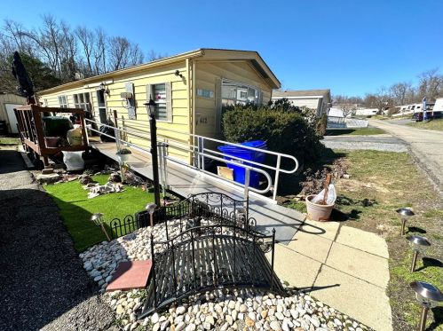412 Richmond Rd, Imperial, PA 15126-9315