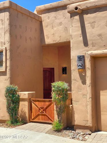 9474 Lanterra Ct, Tucson, AZ 85710-3221