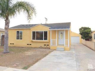 944 King St, Oxnard, CA 93030-6904
