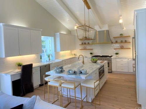 1657 Gates Ave, Manhattan Beach CA  90266-7028 exterior