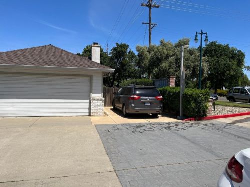 775 Century Pl, Lodi, CA 95240-8831