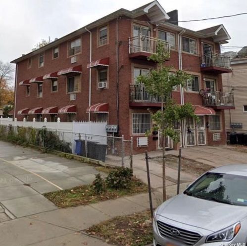 94-15 110th St, Jamaica, NY 11419-1242