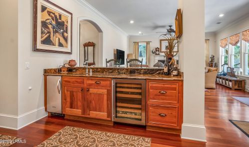 66 Bay Dr, Beaufort SC  29907-1755 exterior