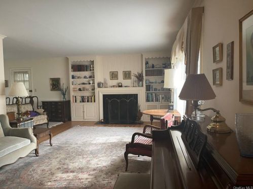 80 London Ter, New Rochelle, NY 10804-4321