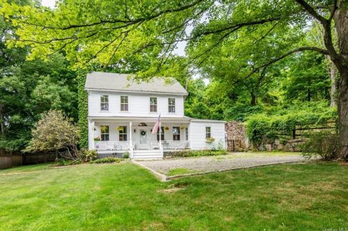225 Westchester Ave, Scotts Corners, NY 10576-1706