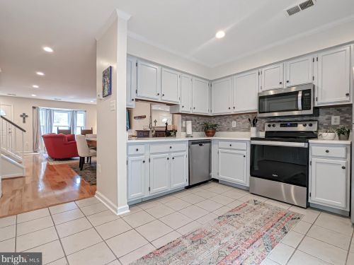 12169 Presidio Way, Woodbridge VA  22192-1052 exterior